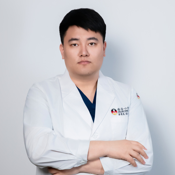 韓旭--醫(yī)生形象照 韓旭--醫(yī)生形象照